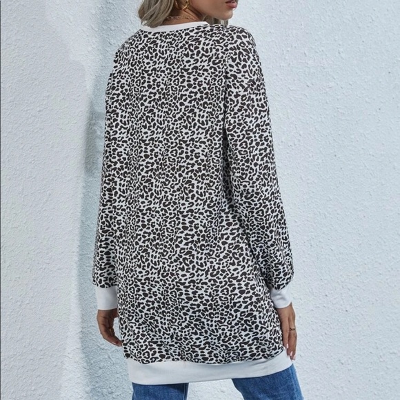 🎉HP🎉 Zip Side Leopard Sweatshirt - Picture 3 of 5
